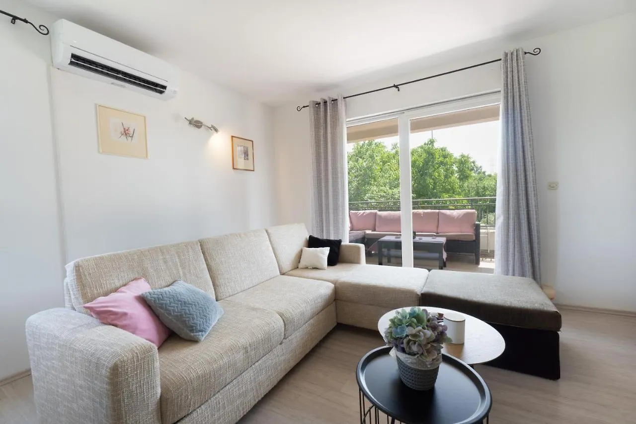 Apartment Apartman 6 + 2 Barban